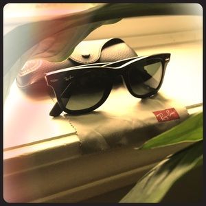 100% UV Protection RAY-BAN sunglasses